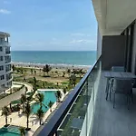 Modern Apartment - Ocean View