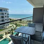 Modern Apartment - Ocean View