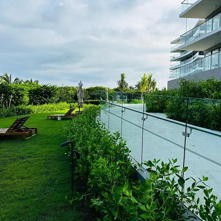 Modern - Ocean View Apartment *